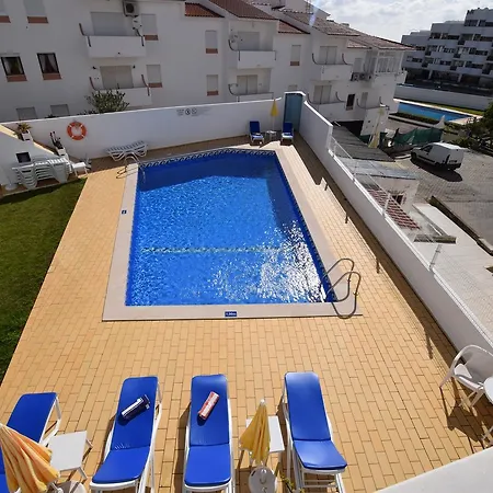 アパートホテル Carruna 4*